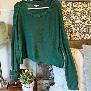 American Eagle green sweater! 💚